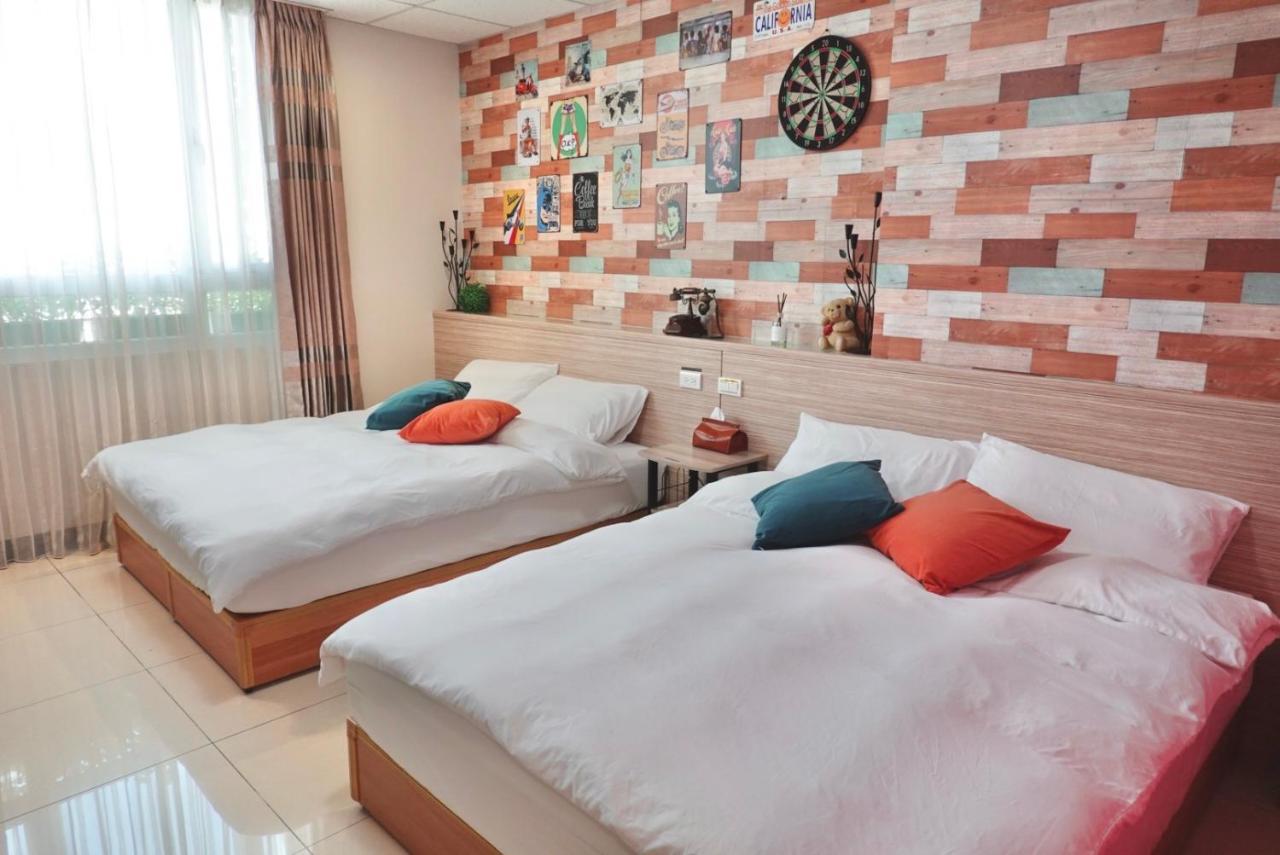 Hotel 斑比bambi Tainan Esterno foto
